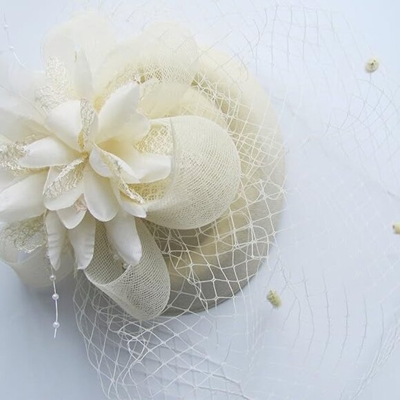 British Vintage Wool Felt Pillbox Hat 011 White - Picture 1 of 4
